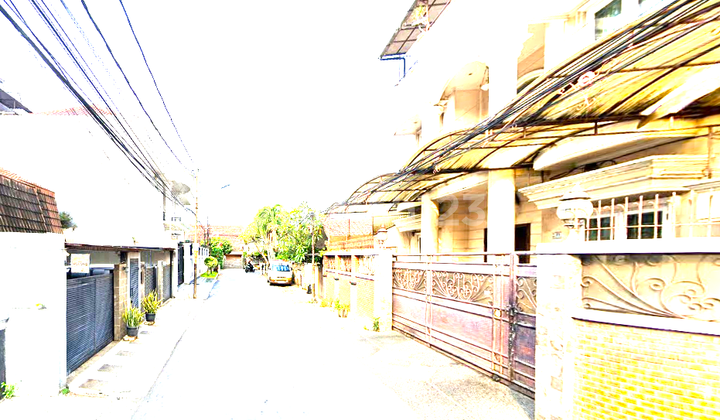 Rumah Tua Tomang. 2 Lantai. 11.5X20. Jalan Lebar 3 Mobil. 2