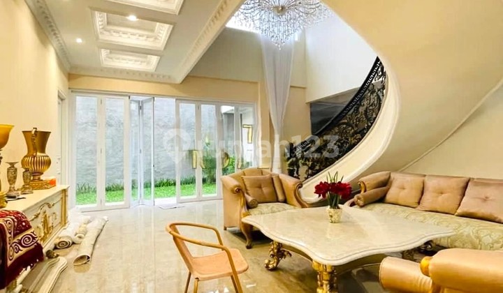 Rumah Klasik Modern. Cilandak. 2 Lantai. 16x20. Masuk Mobil. Semi Furnish. Dkt Mesjid. Rumah Klasik Modern. Cilandak. 2 Lantai. 16x20. Masuk Mobil. Semi Furnish. Dkt Mesjid.