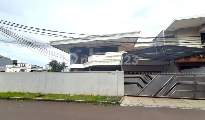 Rumah Hook Tomang. 2 Lantai. 20X31. Jalan Lebar 3 Mobil. Siap Huni 2