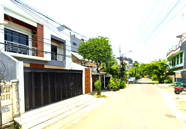 Rumah Baru Tanjung Duren. 8x18. Jalan Lebar 3 Mobil. Siap Huni 2