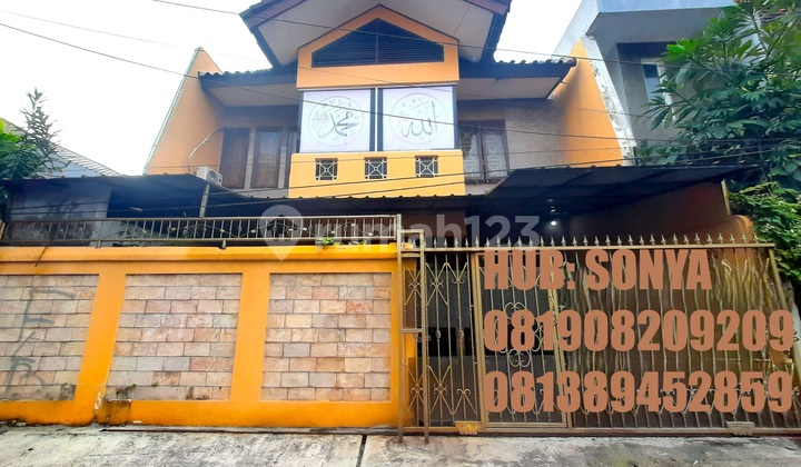 Rumah Tomang. 2 Lantai. 10x18. Jalan 2 Mobil. Siap Huni