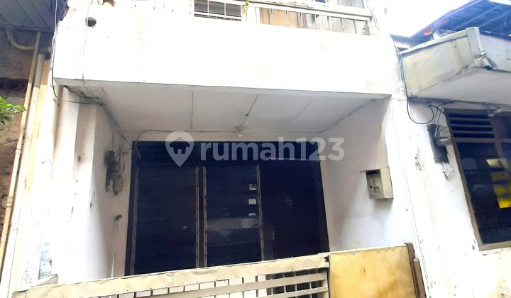 Cideng House. 2 Floors. 3x15. Car Accessible