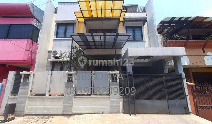 Rumah Tomang 3 Lantai. 9.5x14. Jalan 2 Mobil. Siap Huni 2