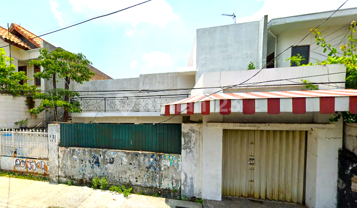 Old House. Tanjung Duren. 11x20. Wide Road for 3 Cars.
