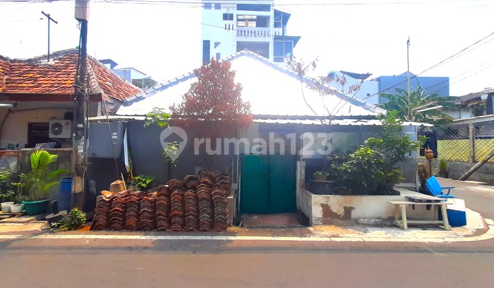 Rumah Tua Cideng. 7.5x13. Jalan 2 Mobil 1