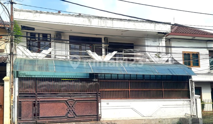 Rumah Tomang. 2 Lantai. 12x20. Jalan Lebar 3 Mobil. Siap Huni