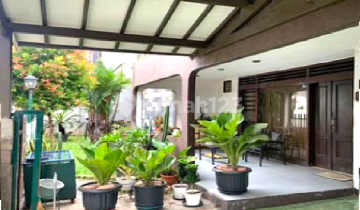 Rumah Hook. Tomang. 15x16. Jalan Raya 2 Mobil. Siap Huni