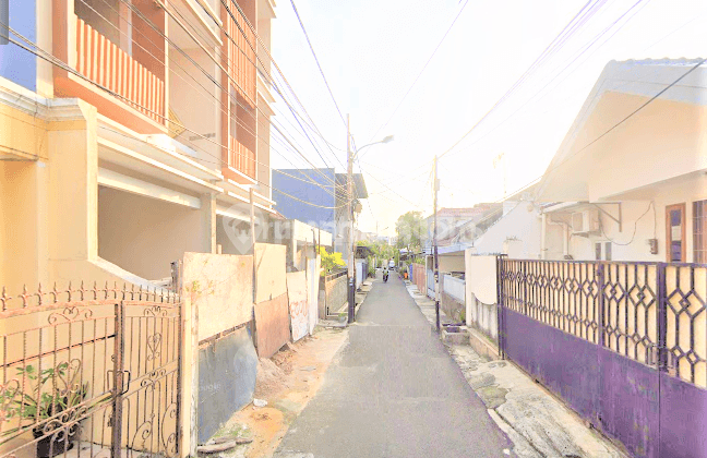 New House. Tomang. 3 Floors. 4.5x18. 2-Car Road. Ready to Occupy. 2