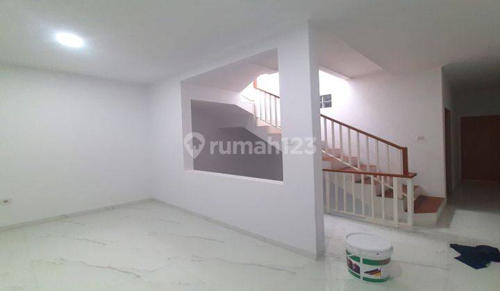 Rumah Baru Taman Ratu. 3 Lantai. 9x12. Jalan Lebar 4 Mobil 2