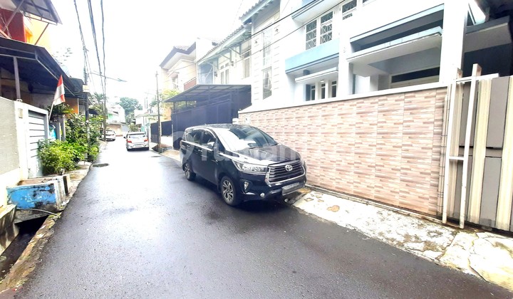 Rumah Sewa Tomang. 2.5 Lantai. 9x15. Jalan 2 Mobil. Siap Huni 2