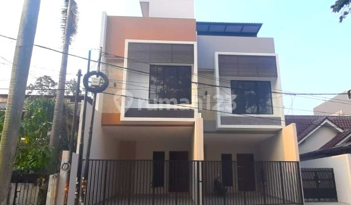 Rumah Baru Taman Ratu. 3 Lantai. 4.5X11. Jalan 4 Mobil. Siap Huni Rumah Baru Taman Ratu. 3 Lantai. 4.5X11. Jalan 4 Mobil. Siap Huni