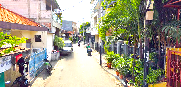 Rumah Tua Tomang. 7x21. Jalan 2 Mobil 2