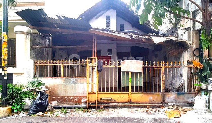 Rumah Tua. Tomang. 6x15. Jalan 2 Mobil