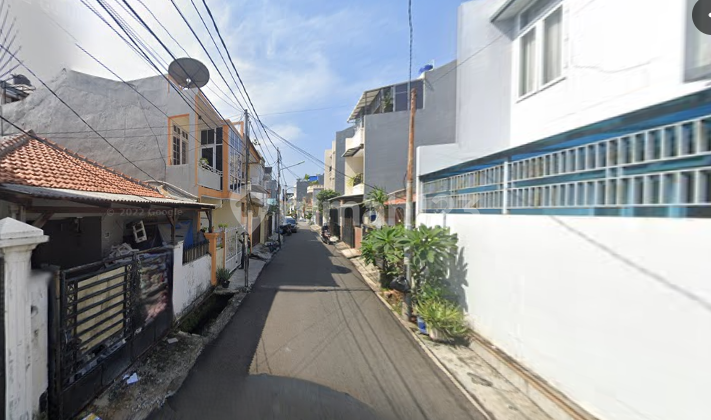 Rumah Tua Tomang. 5.5x15. Jalan 2 Mobil. Dkt Mesjid 2