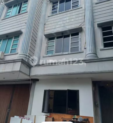 Jelambar Penjagalan Shop House. 3 Floors. 4x17. 3-Car Road 2