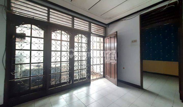 Rumah Cideng Petojo 2 Lantai. 10x17. Jalan 2 Mobil. 2