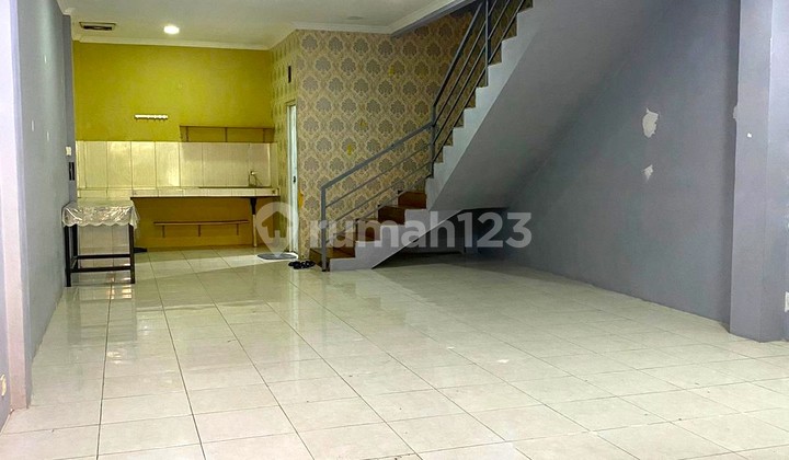 Rumah Tomang. 3 Lantai. 5x17. Jalan 2 Mobil. Siap Huni