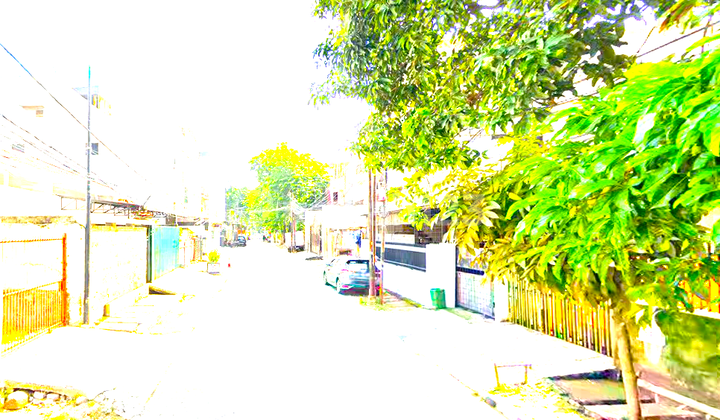 Rumah Tomang. 2 Lantai. 16X20. Jalan Lebar 3 Mobil. Siap Huni 2