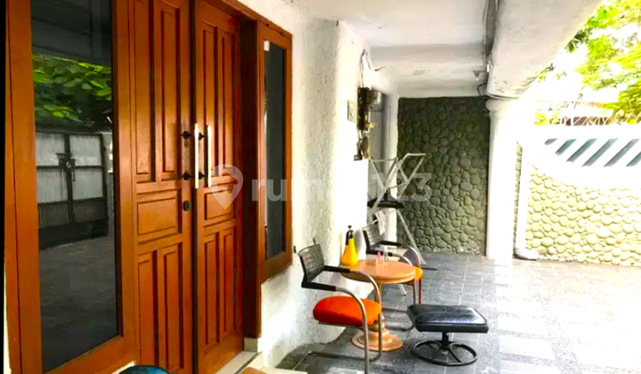 Rumah Tomang. 2 Lantai. 16x20. Jalan 2 Mobil. Siap Huni