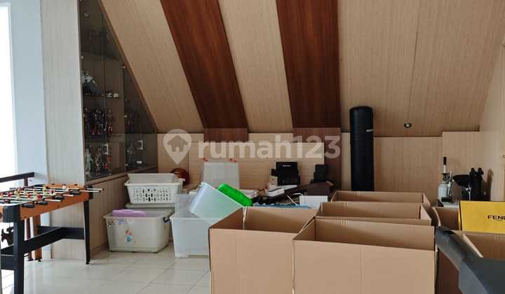 Luxury Home in Senayan Utama - Spacious Residence with 6+1 Bedrooms, Full Facilities 2