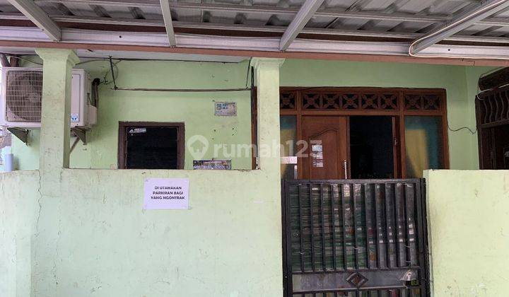 Dijual Rumah Second 2 Lantai Hadap Selatan Bonus Kontrakan 8 Pintu 2