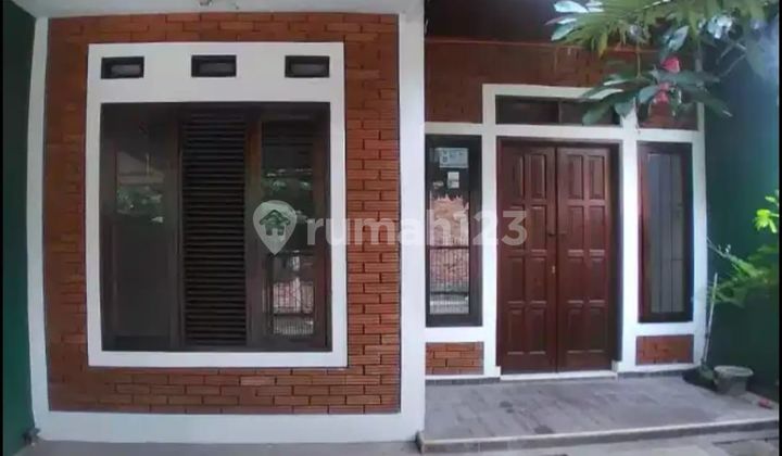 Dijual Rumah 1 Lantai Siap Huni Sudah Renovasi Hadap Barat di Cipayung Ciputat