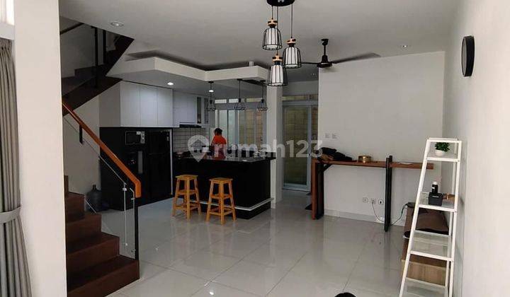 Dijual Rumah 3 Lantai Shm Bagus Hadap Selatan Di Ciputat 2