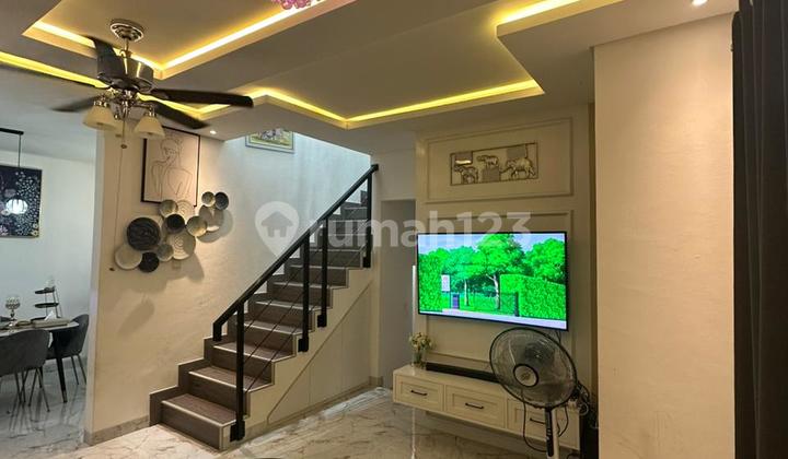 Rumah Bagus Shm Plus Rooftop di Perumahan Paradise Serpong City, Jl. Raya Puspitek, Babakan, Setu, Kota Tangerang Selatan, Banten, Indonesia, 15315, Setu