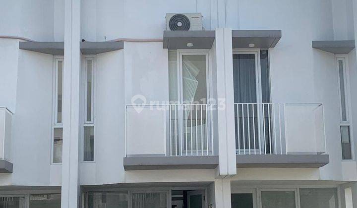 Dijual Rumah Flat House 2 Lantai Kondisi Baru Hadap Selatan Di Bsd City 2