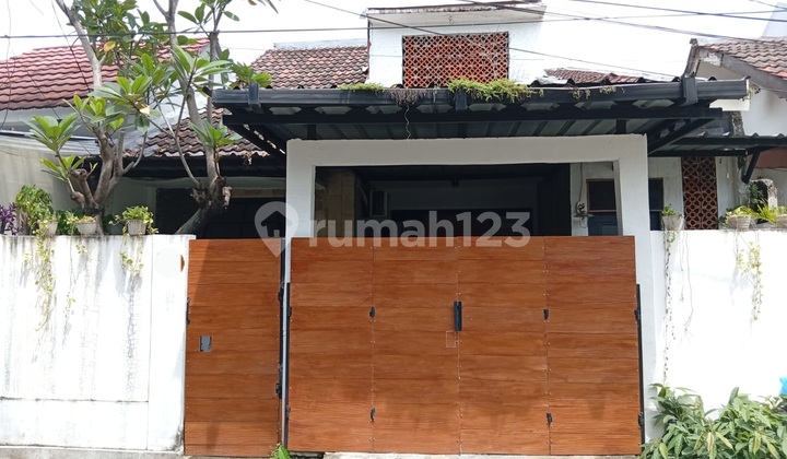 Rumah Bagus SHM Dekat Kantor Walikota Tangsel di Pamulang