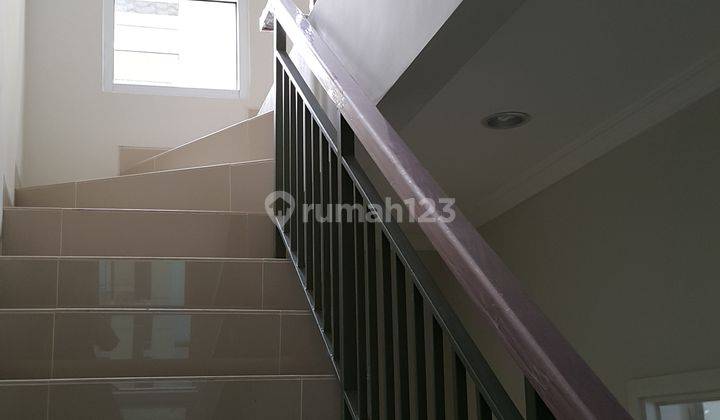 Disewakan Cluster Montana Illago Gading Serpong, 2,5lantai 12