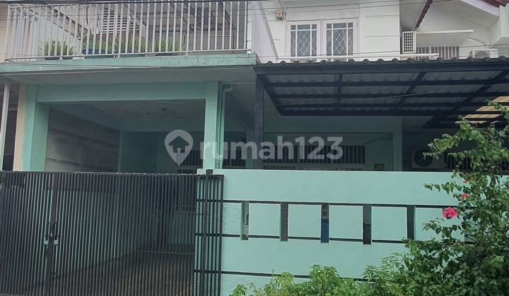 Bintaro sek.3. Dekat access toll, mall,RS, sekolah. Sudah renov cantik