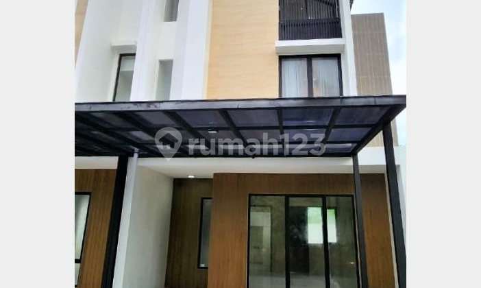 House Ready 6x16 3BR+Attic in Essence La sein Jakarta Garden City