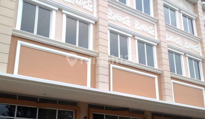The Walk Shop House 3 floors 5x14 70m JGC Jakarta Garden City Cakung 1