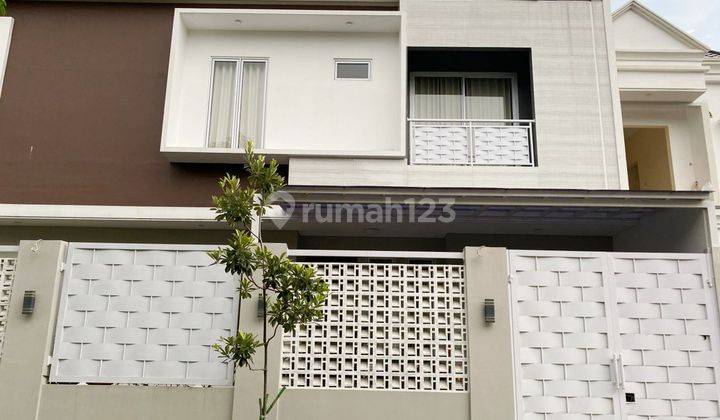 Rumah Hoek 2 Lantai Luas 226m2 Private Pool Type 4kt di Royal Residence Cakung Jakarta Timur 1