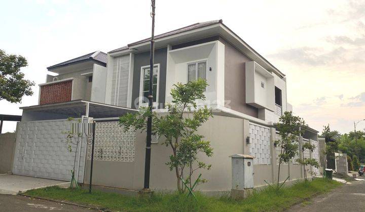 Rumah Hoek 2 Lantai Luas 226m2 Private Pool Type 4kt di Royal Residence Cakung Jakarta Timur 2