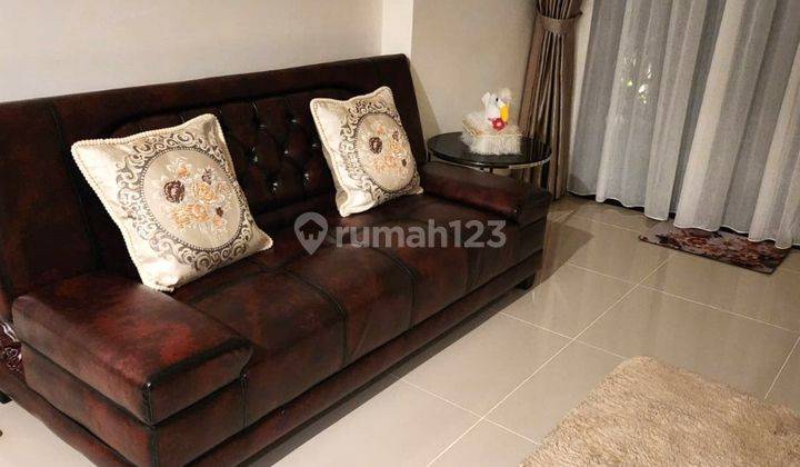 ruang tamu apartemen cleon park size 40m