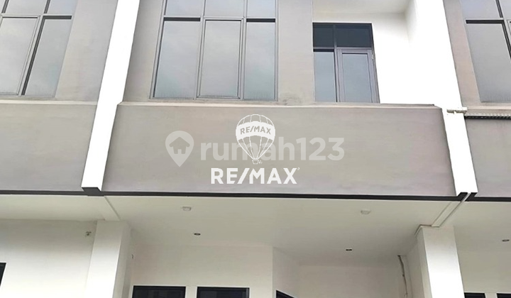3-story house 56M area Type 3 bedrooms Kemayoran Central Jakarta