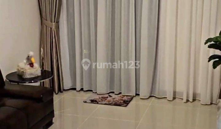 ruang tamu apartemen cleon park size 40m