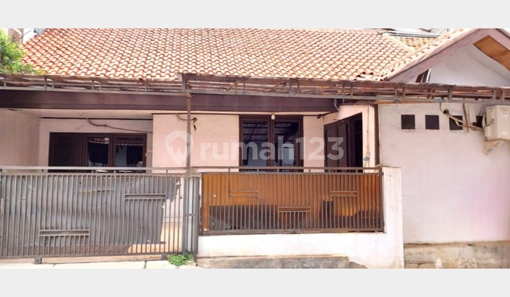 Rumah Strategis di Bendungan Hilir Luas 11X13 148M Tanah Abang Jakarta Pusat