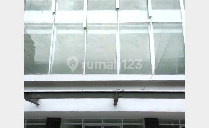 Ruko Royale Springhill luas 55m Kemoyaran Jakarta Pusat