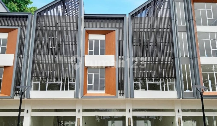 Ruko Cleon Park 5x15 75m facing the main road JGC Jakarta Garden City