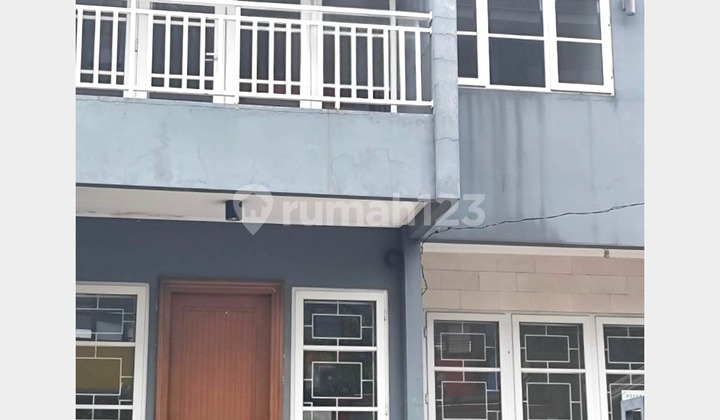 Rumah 2lt design minimalis modern 8x21 168m Lokasi strategis di Cipinang 