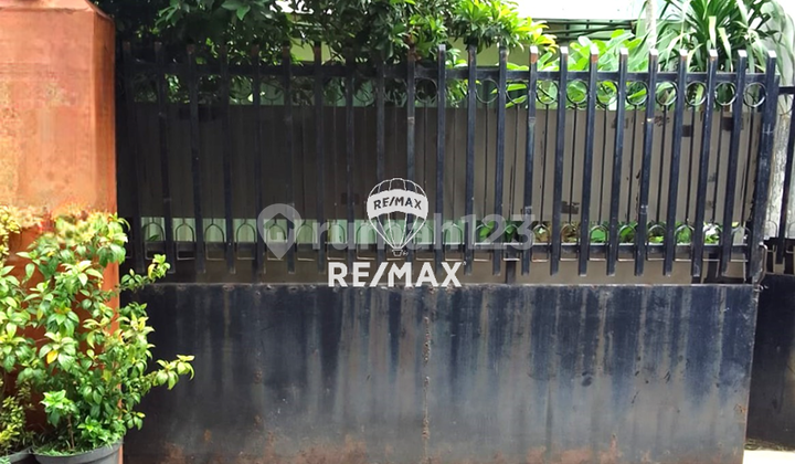 Muda Parsi Complex House 2 Floors, Area 323m², Type 5 Bedrooms, Pondok Gede, Bekasi 2