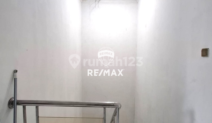 Rumah Hoek 2Lt 9X20 187M Type 3Kt Taman Modern Cakung Jakarta Timur 2