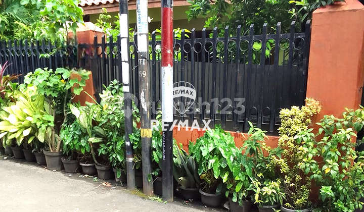Rumah Komplek Muda Parsi 2Lt Luas 323M Type 5Kt Pondok Gede Bekasi Rumah Komplek Muda Parsi 2Lt Luas 323M Type 5Kt Pondok Gede Bekasi