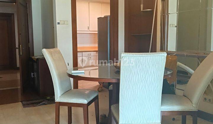 ruang makan apartemen puri imperium tower 1
