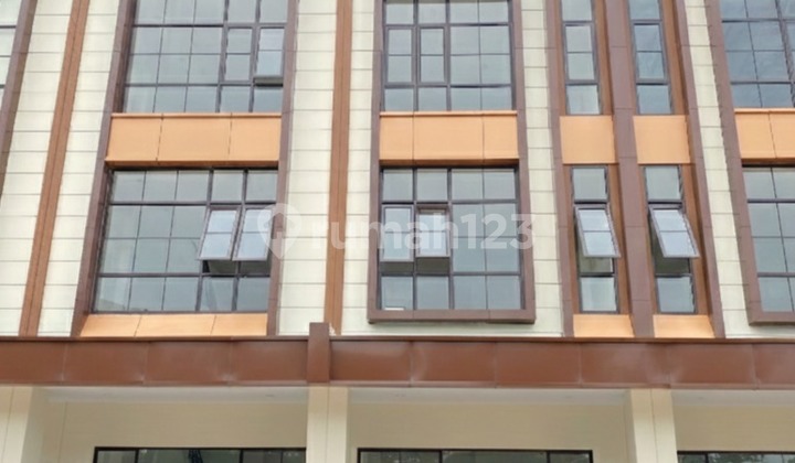 Ruko Conifera 3Lt 10X15 150M Metland Menteng Cakung Jakarta Timur