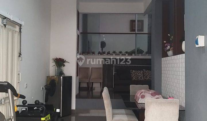 Rumah 2 Lantai Bagus di Kebayoran Village, Bintaro Jaya Sekt 7 2