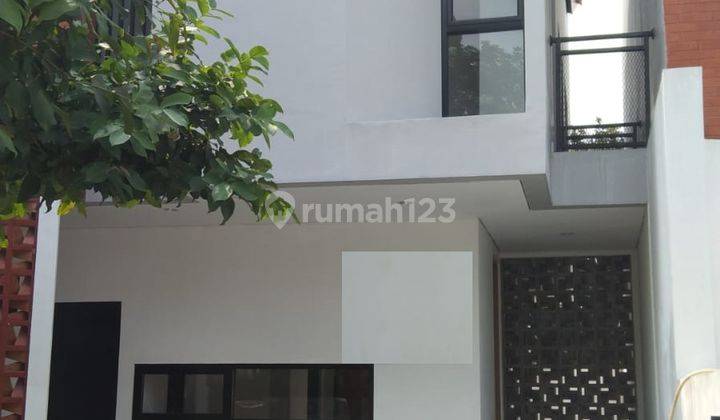 Rumah 3 Lantai Baru di Veteran, Jakarta Selatan 1